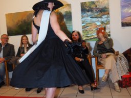 Fashion Show in der Contemplor Galerie Wien am 14. 03. 2024